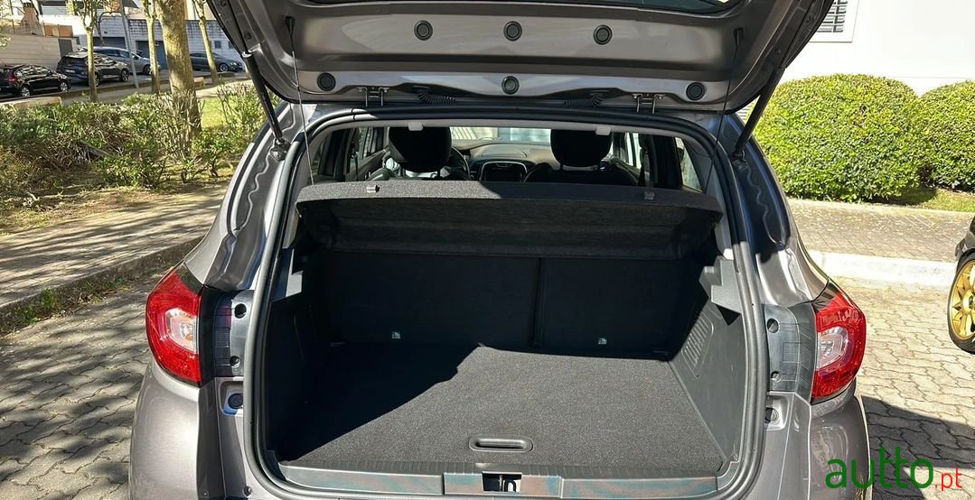 2015' Renault Captur photo #6