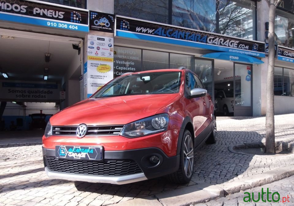 2010' Volkswagen Polo photo #1