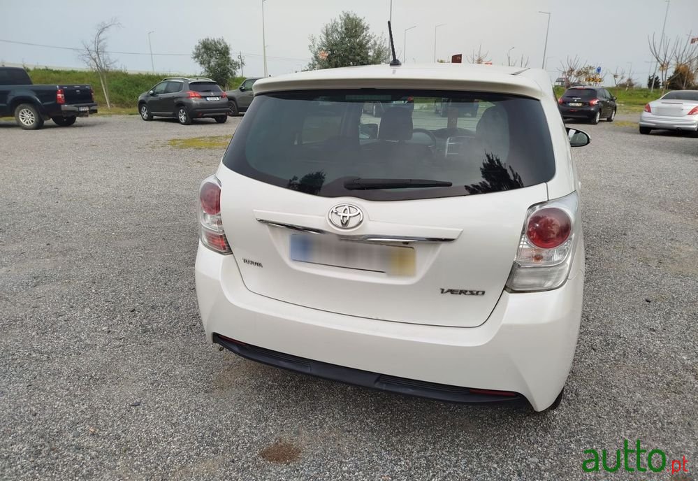 2015' Toyota Verso photo #4