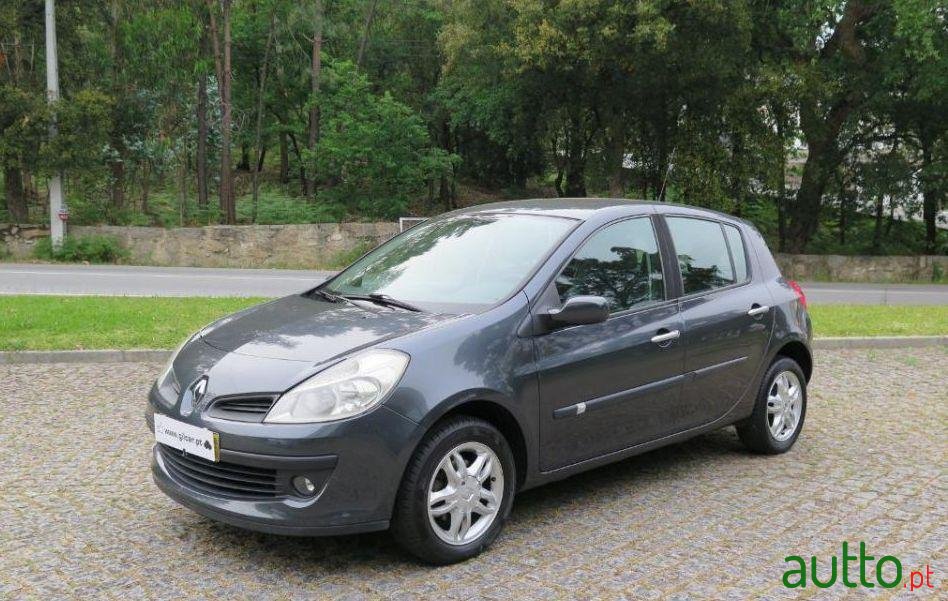 2008' Renault Clio 1.2 16V Dynamique photo #1
