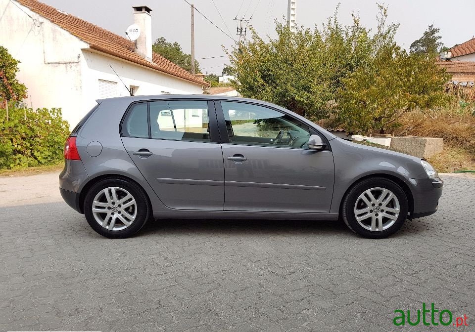 2008' Volkswagen Golf photo #1