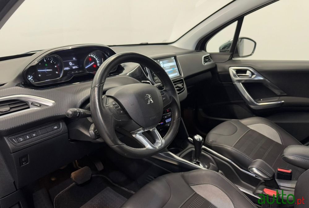2014' Peugeot 2008 1.5 Bluehdi Allure Eat6 photo #5