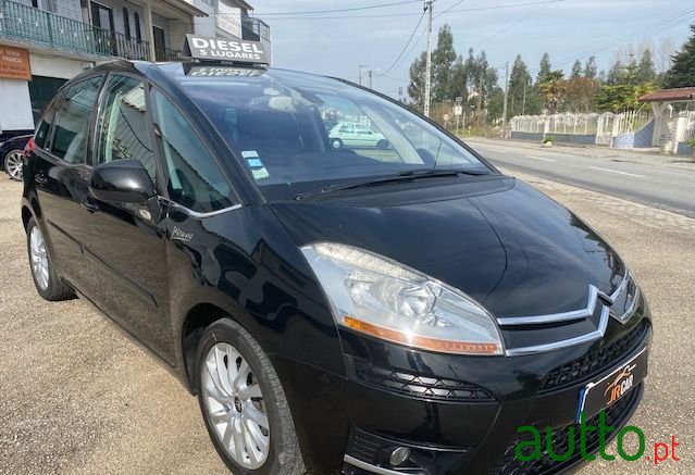 2009' Citroen C4 Picasso photo #2