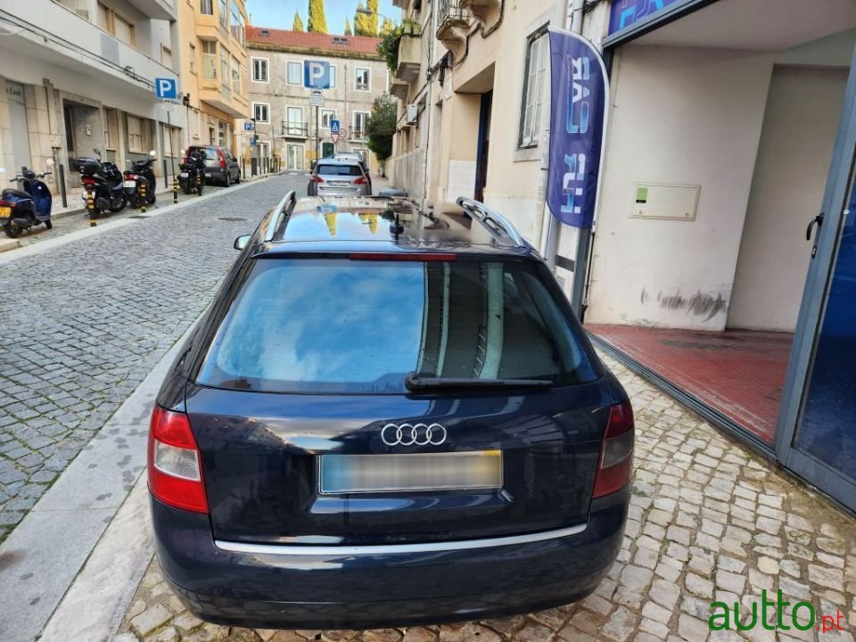 2004' Audi A4 Avant photo #5