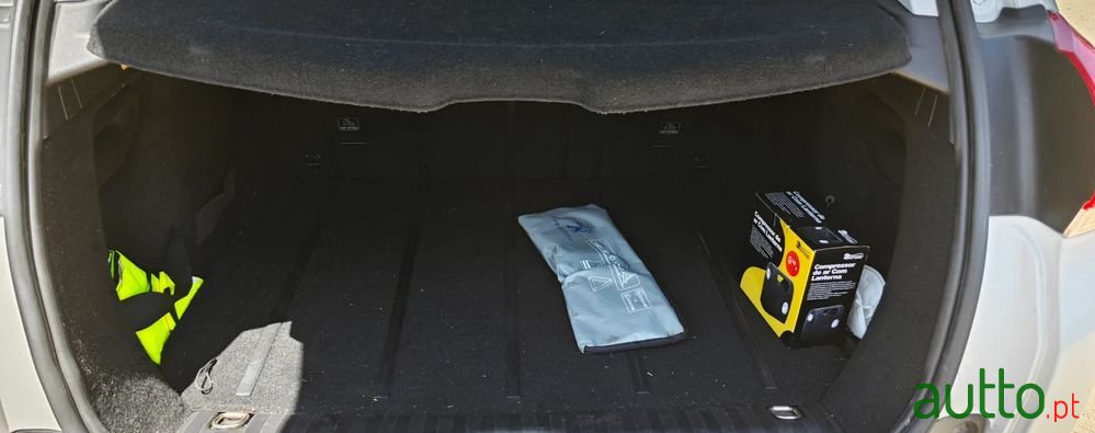 2014' Peugeot 2008 1.4 Hdi Active photo #6