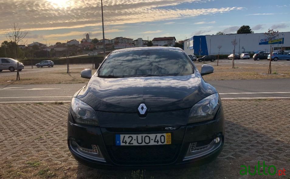 2012' Renault Megane Coupe photo #3