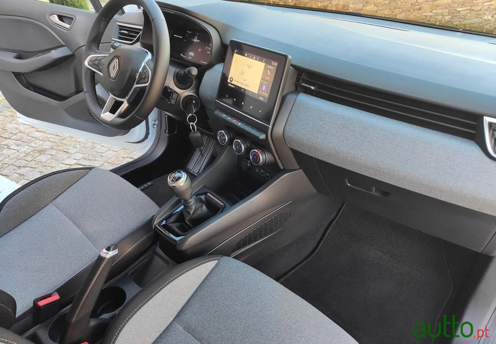 2024' Renault Clio photo #6