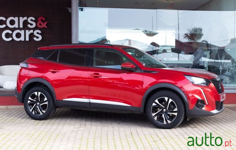 2021' Peugeot 2008 photo #1