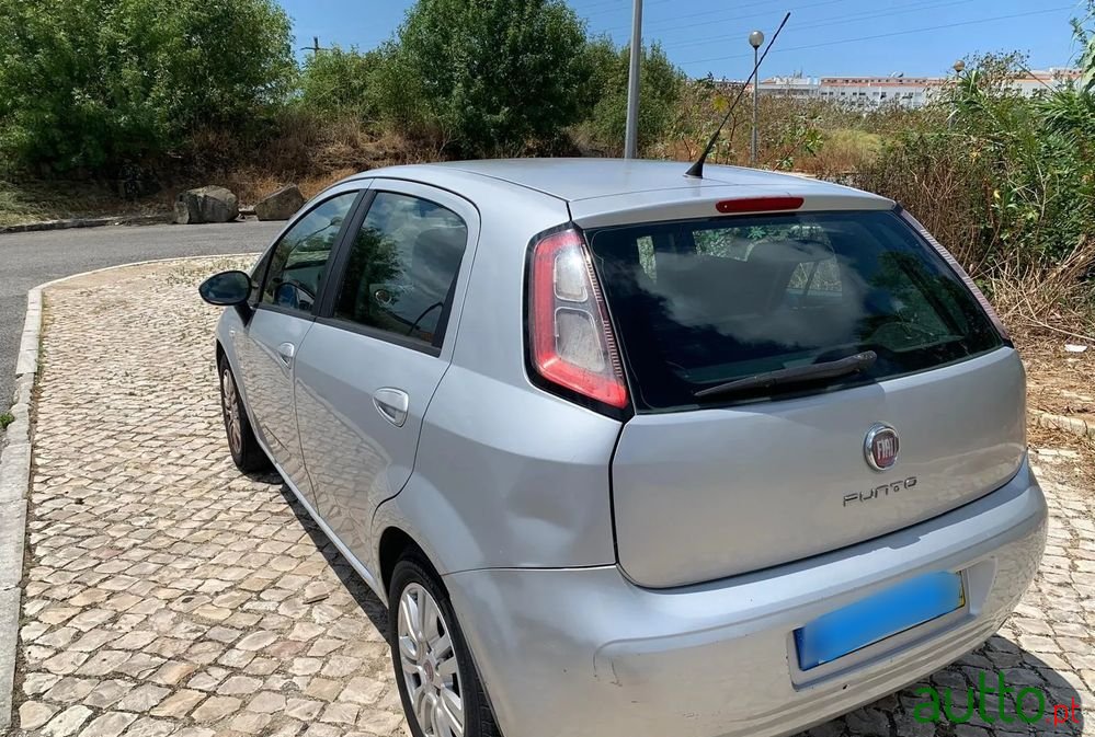 2012' Fiat Punto photo #3