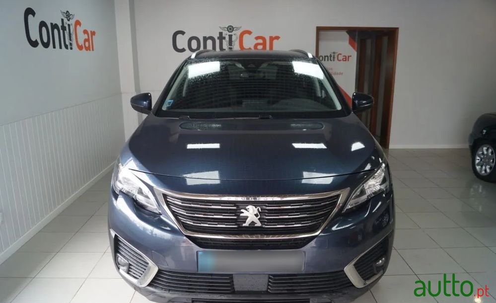 2019' Peugeot 5008 photo #2