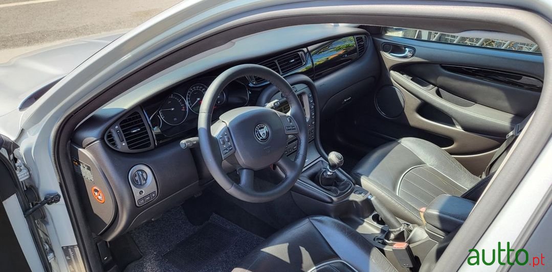 2008' Jaguar X-Type photo #5