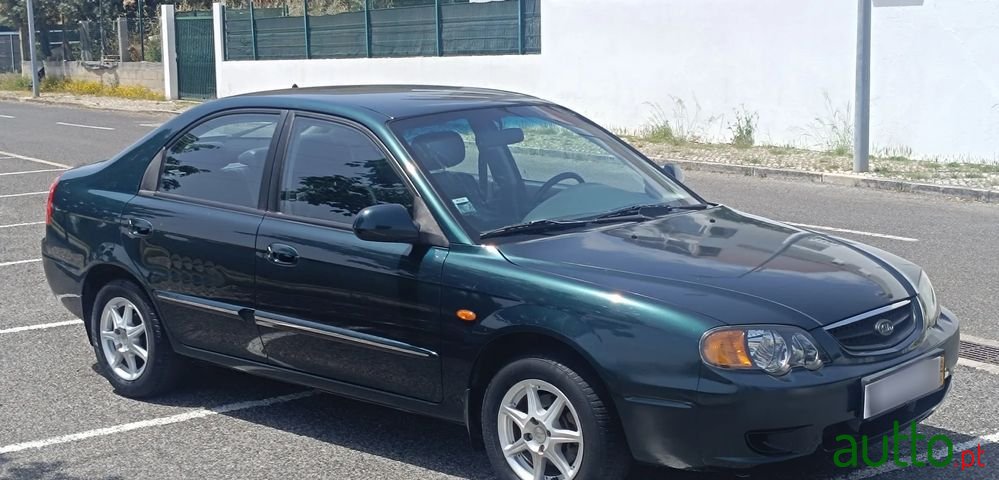 2002' Kia Shuma 1.5 Ls photo #2