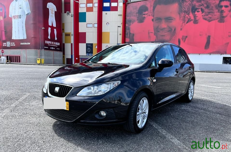 2010' SEAT Ibiza photo #2