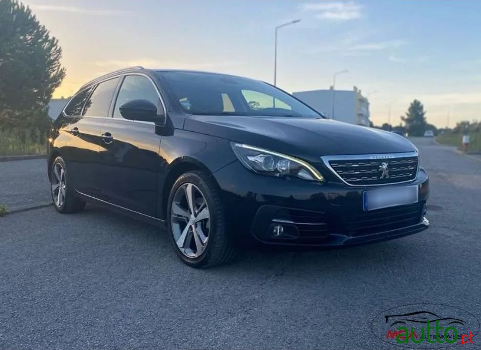 2018' Peugeot 308 Sw photo #1