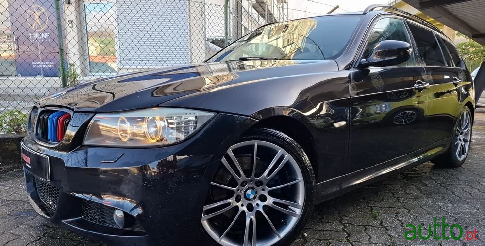 2010' BMW Série 3 D Touring Pack M photo #1