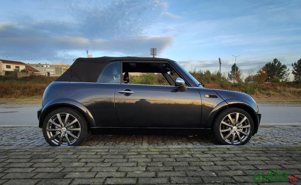 2007' MINI Cabrio photo #4