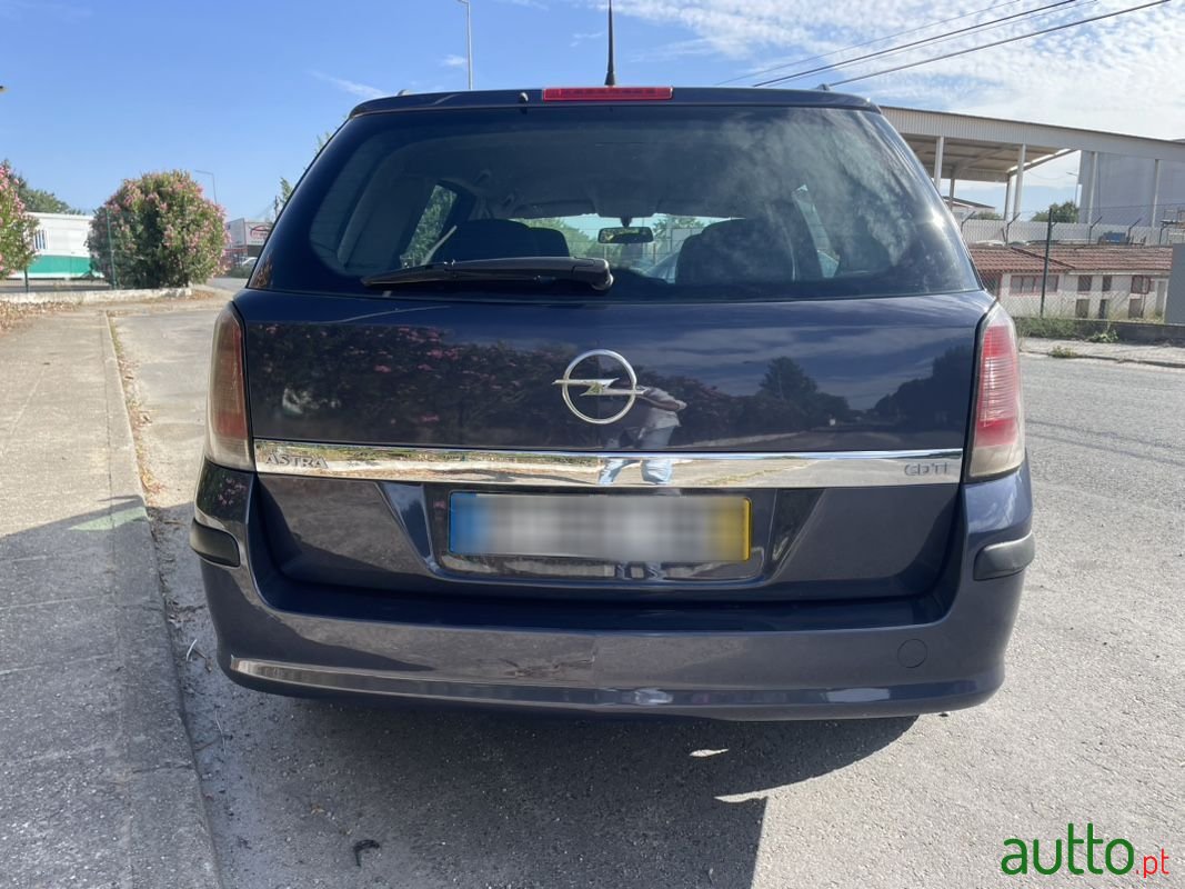 2006' Opel Astra Caravan photo #6