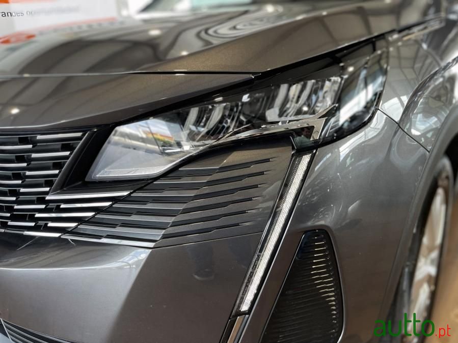 2022' Peugeot 3008 photo #5