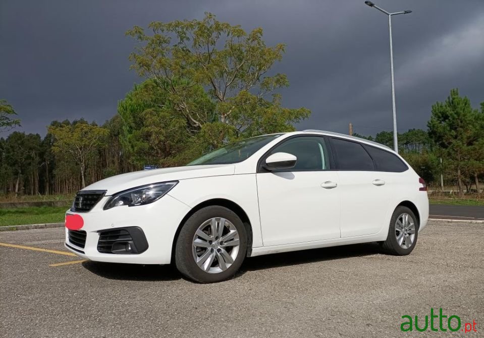2018' Peugeot 308 Sw photo #2