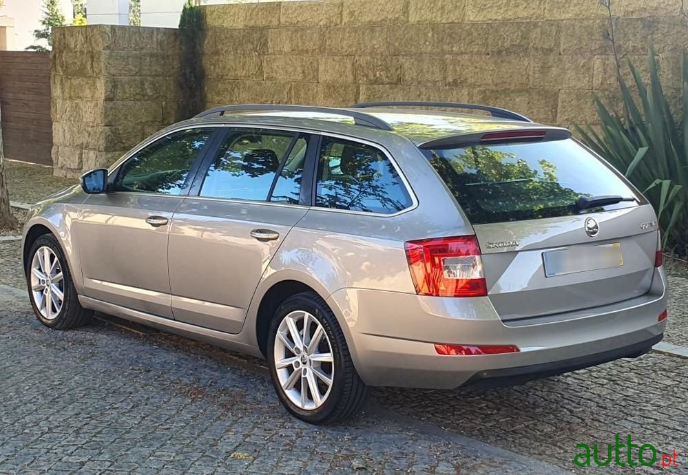 2014' Skoda Octavia Break photo #5