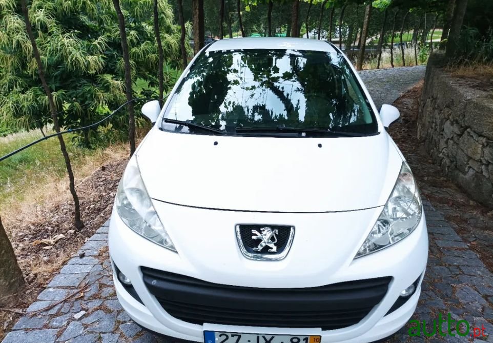 2010' Peugeot 207 photo #5
