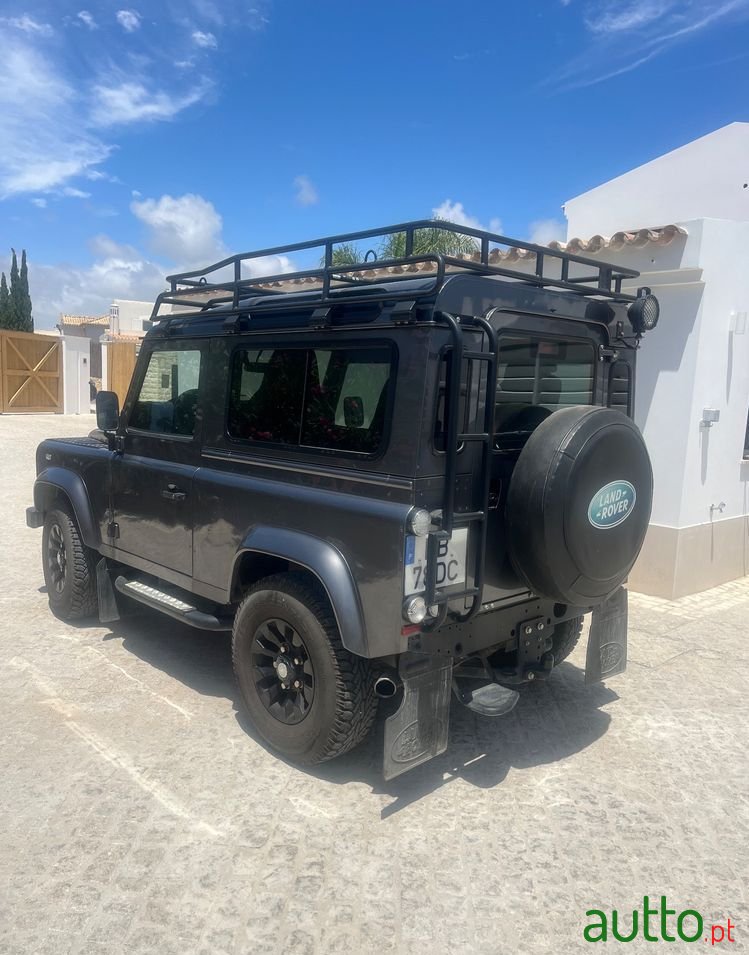 2015' Land Rover Defender photo #3