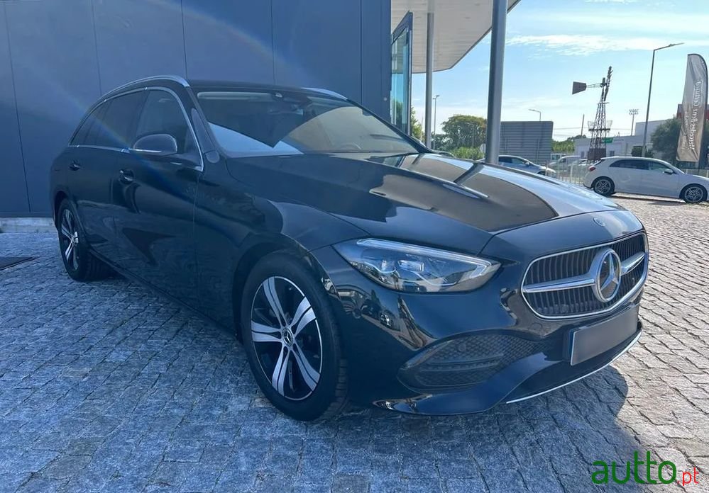 2022' Mercedes-Benz Classe C D Avantgarde photo #3