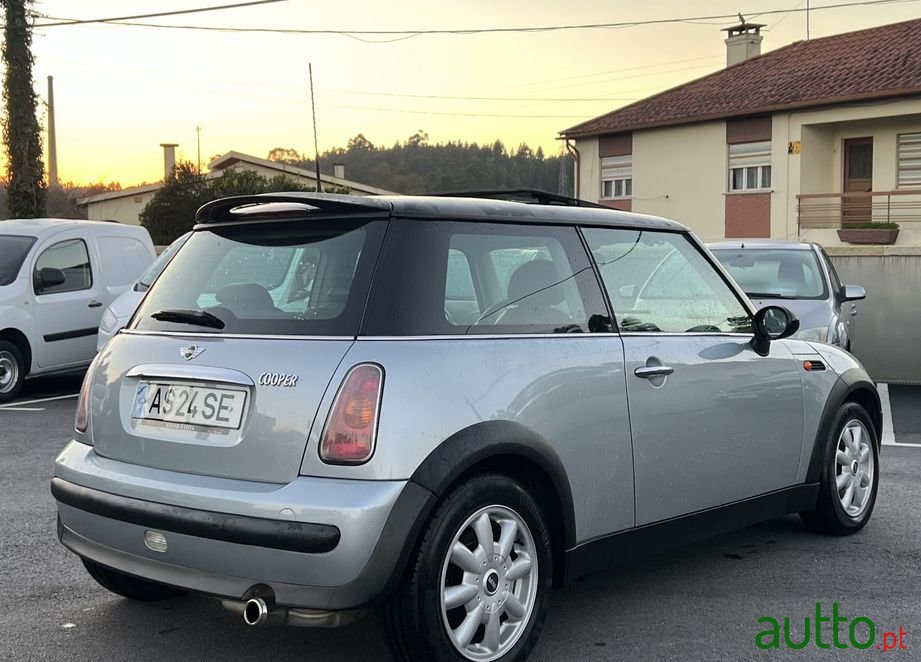 2001' MINI Cooper photo #4