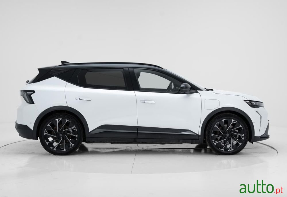 2024' Renault Scénic E-Tech photo #2
