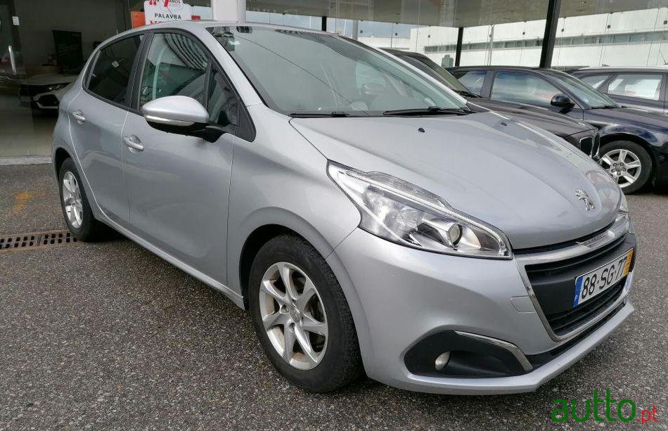 2016' Peugeot 208 1.6 Hdi photo #2