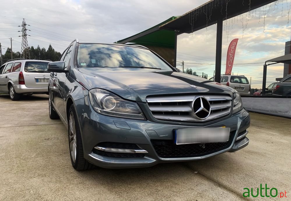 2011' Mercedes-Benz C 200 photo #1