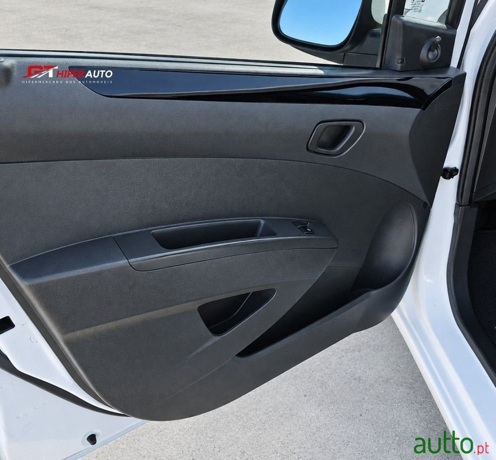2012' Chevrolet Spark 1.0 Ls photo #4