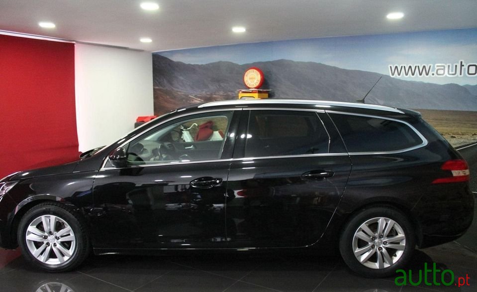 2015' Peugeot 308 Sw photo #3