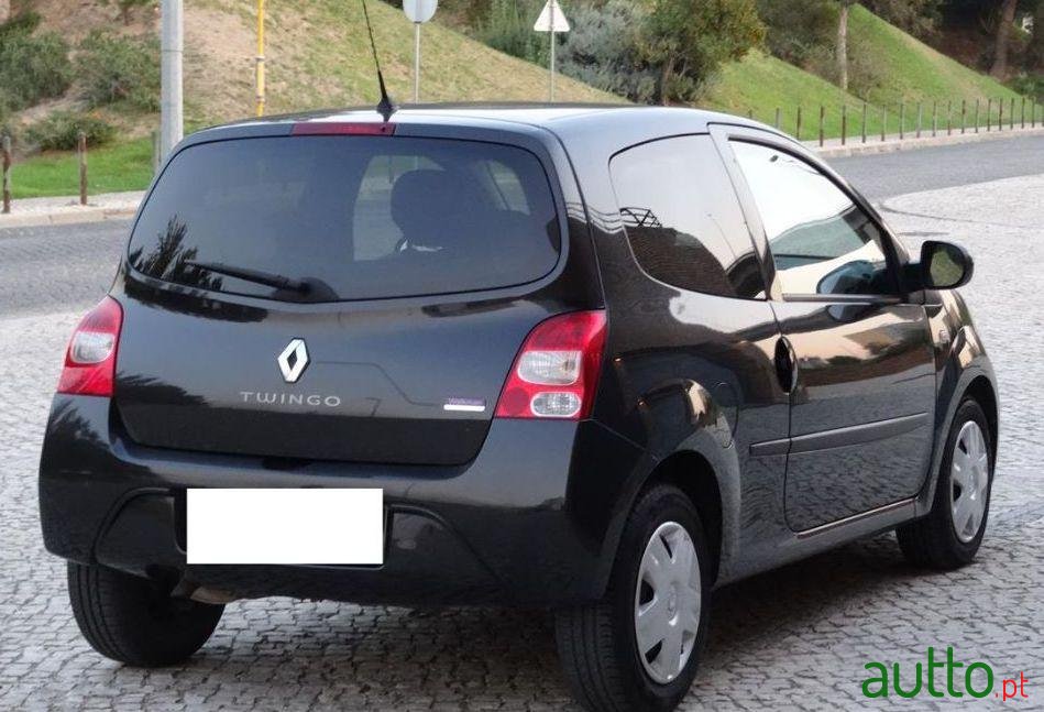 2010' Renault Twingo photo #2