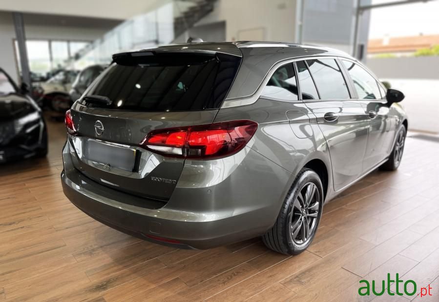 2019' Opel Astra Sports Tourer photo #2