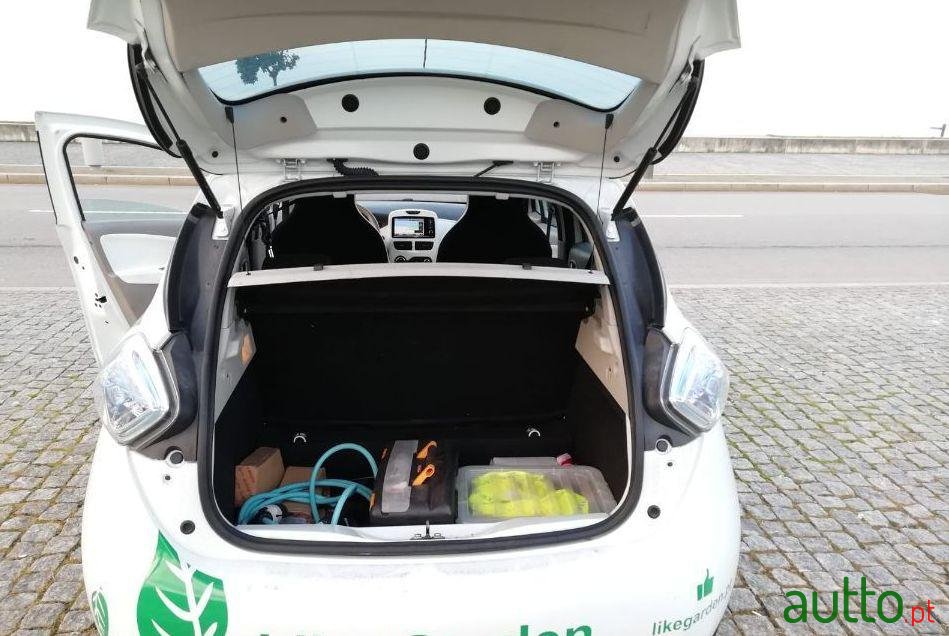 2015' Renault Zoe Ver-Life photo #2