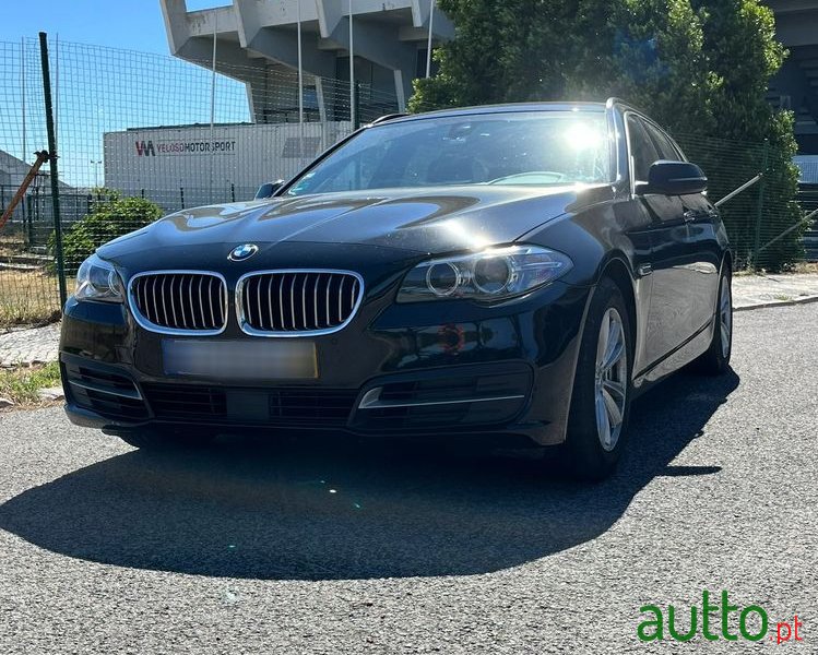 2016' BMW 520 Gran Turismo photo #6