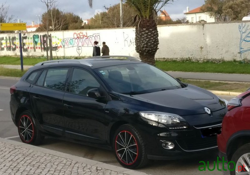 2012' Renault Megane Sport Tourer photo #1