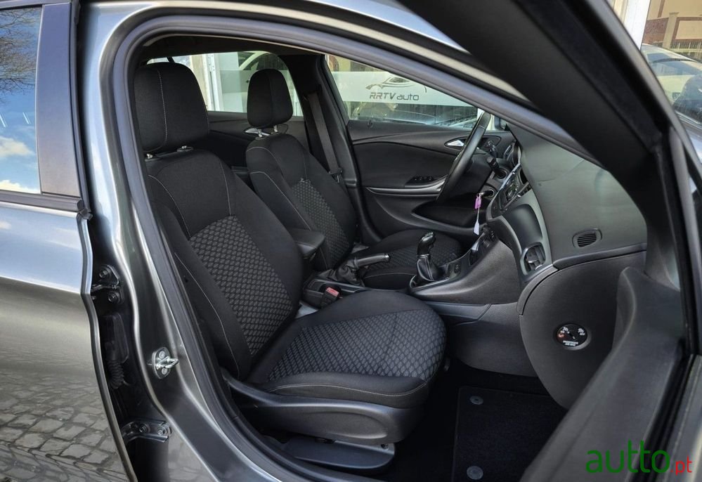 2017' Opel Astra Sports Tourer photo #6