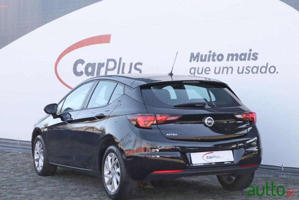 2019' Opel Astra photo #3