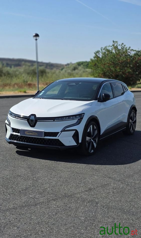2022' Renault Megane E-Tech photo #1