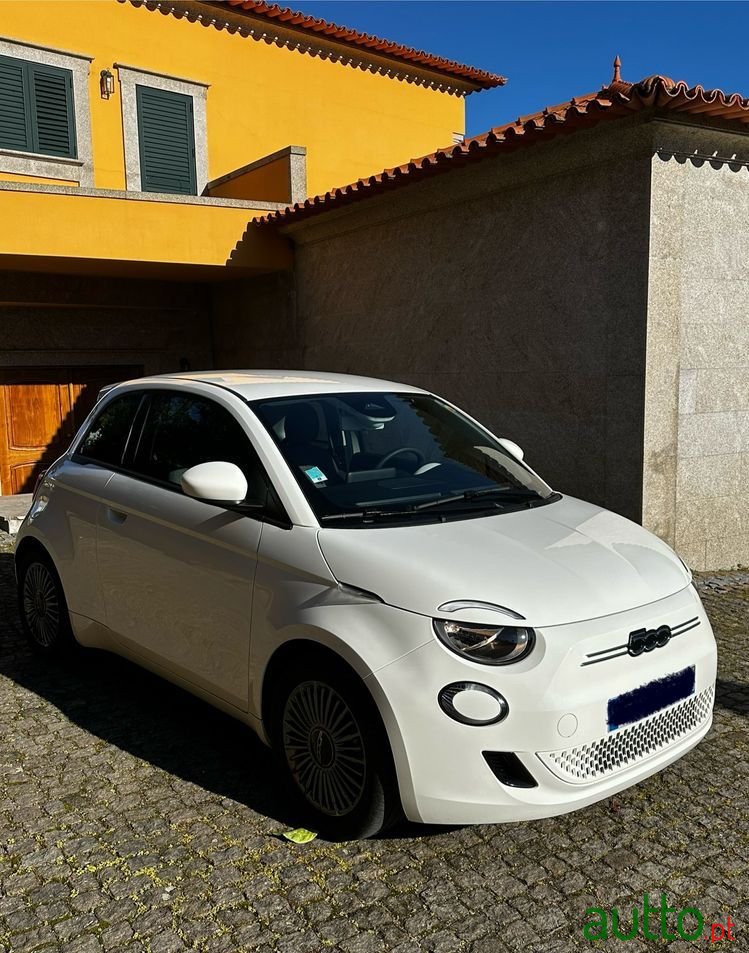2022' Fiat 500e Icon photo #3