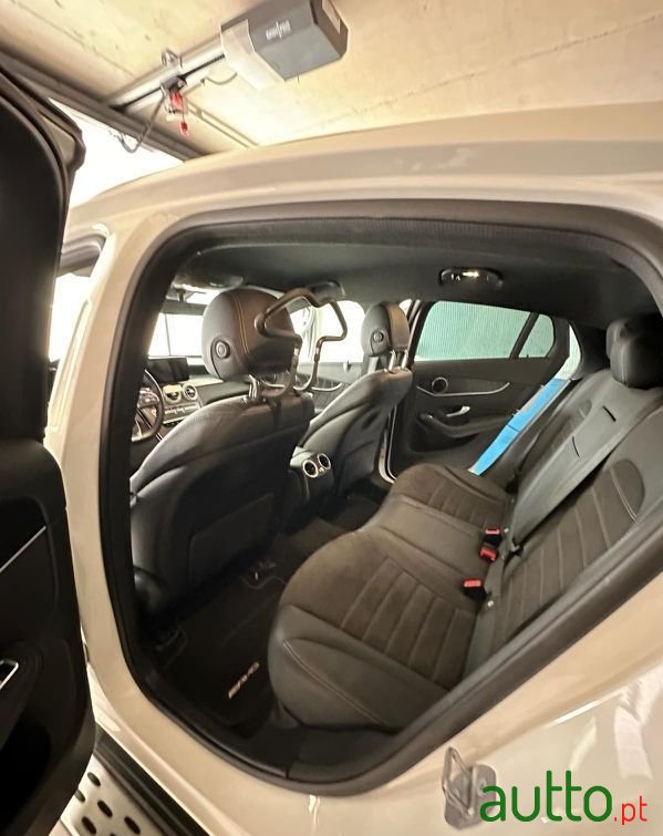 2020' Mercedes-Benz GLC 300 photo #6