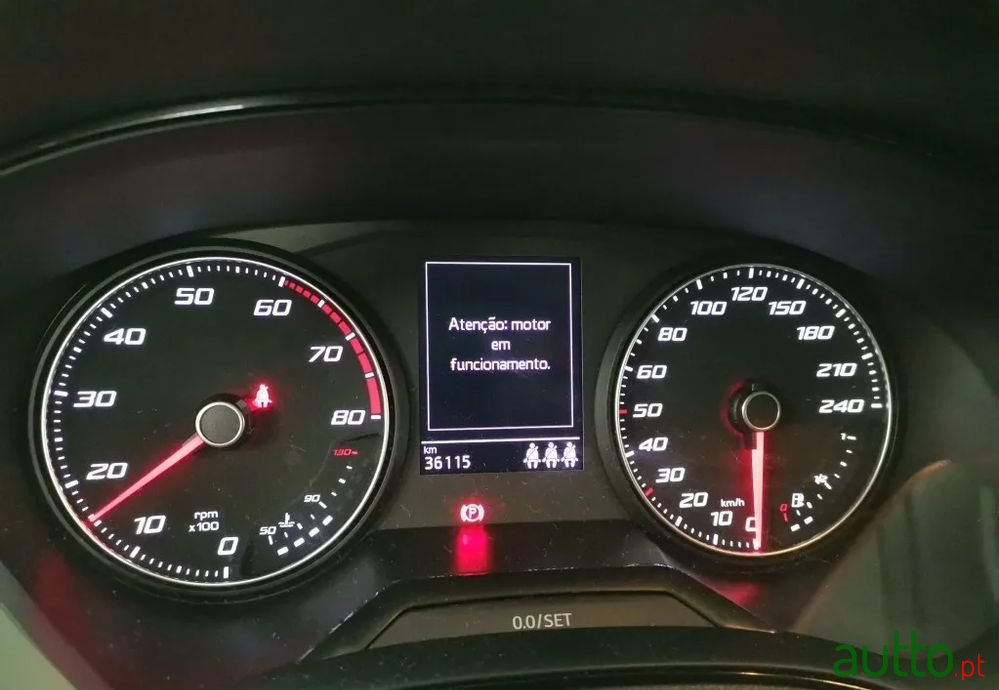 2020' SEAT Arona 1.0 Tsi Style photo #3