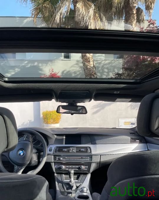 2010' BMW 520 photo #2