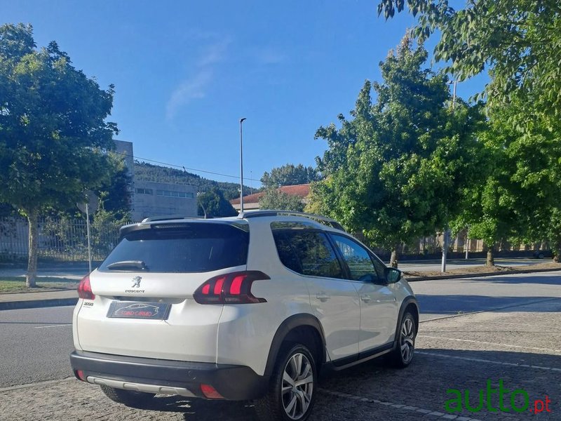 2017' Peugeot 2008 photo #5