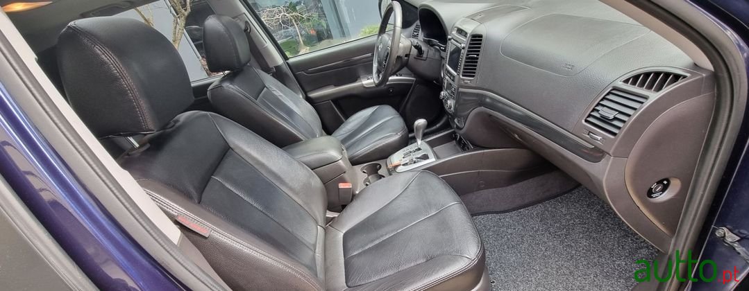 2012' Hyundai Santa Fe photo #4