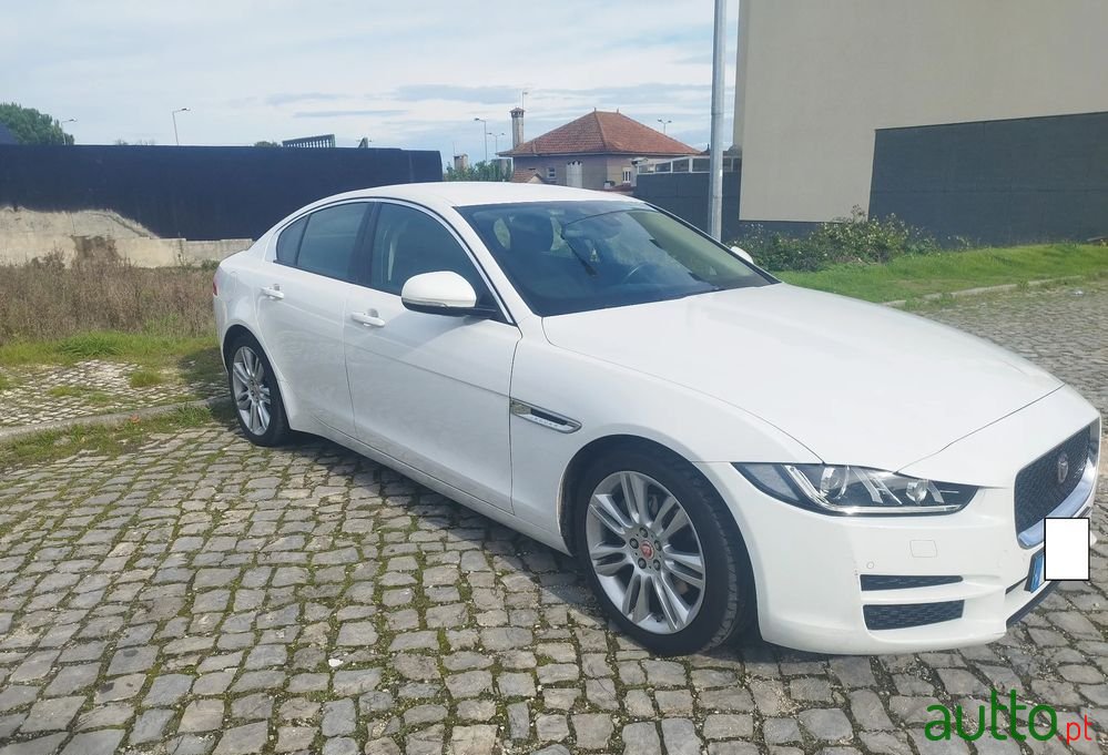 2015' Jaguar XE 2.0 D Prestige Aut. photo #4
