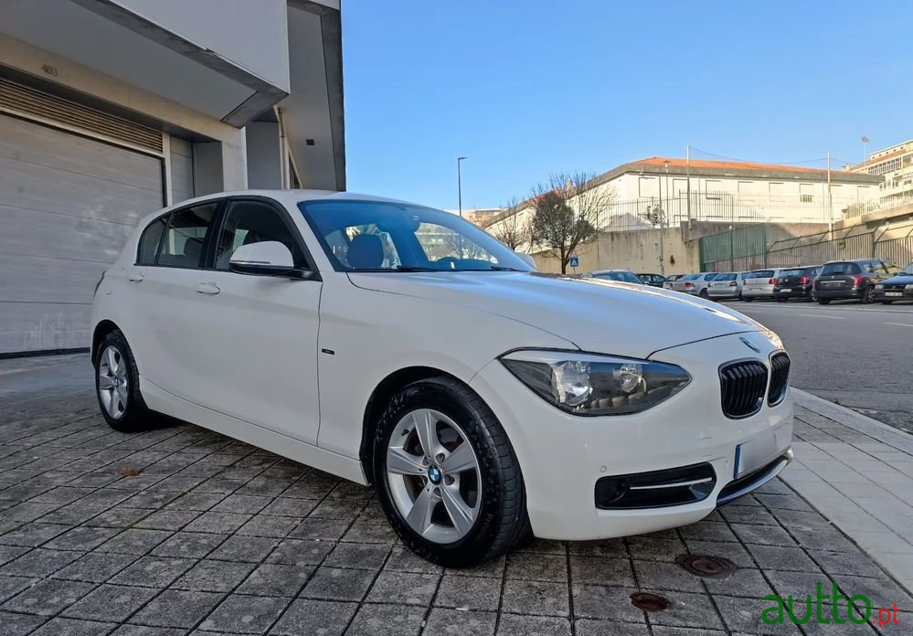 2013' BMW 116 I Sport Line photo #2