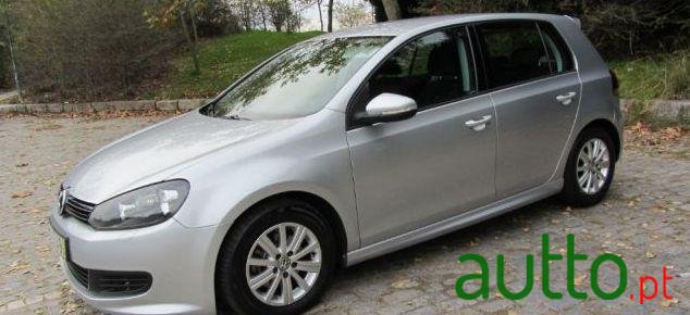 2011' Volkswagen Golf photo #1